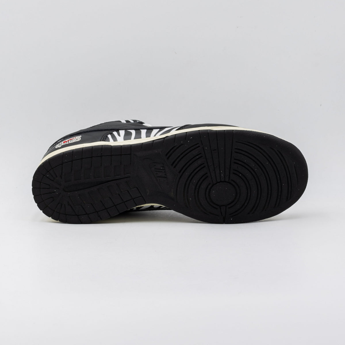 Nike Dunk SB Low OG QS Quartersnacks Zebra