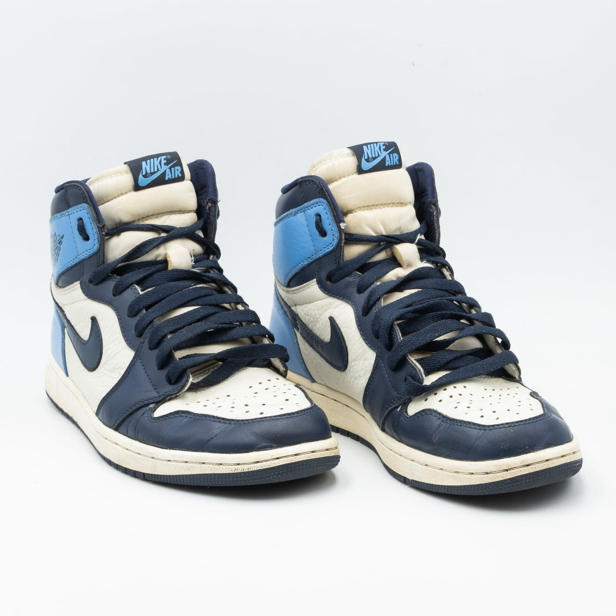 Air Jordan 1 Retro High Obsidian UNC