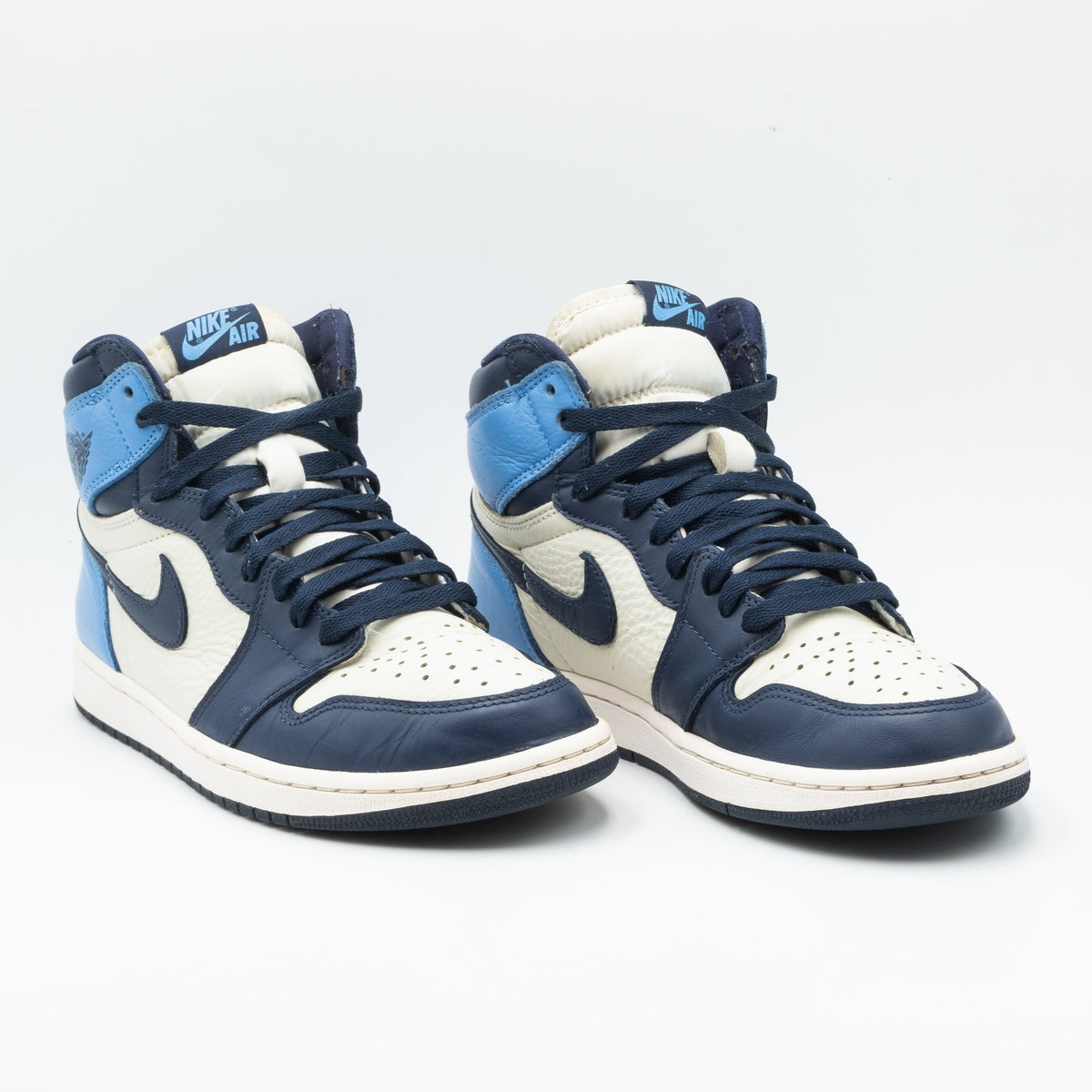 Air Jordan 1 Retro High Obsidian UNC