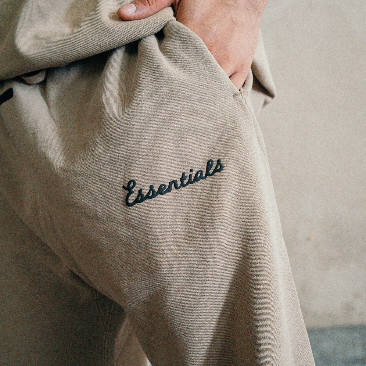 Essentials Sweatpants Faded Dune Training Classic Flare Fear of God