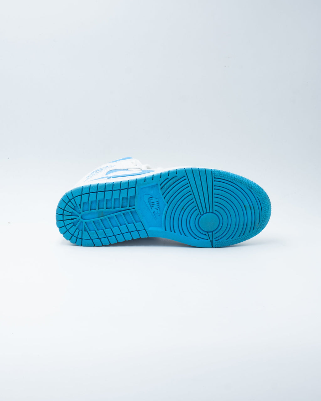 Air Jordan 1 Mid UNC