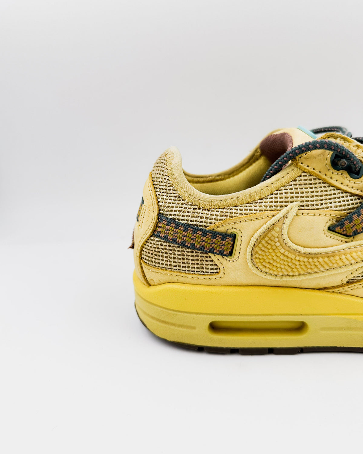 Nike Air Max 1 Travis Scott Cactus Jack Saturn Gold