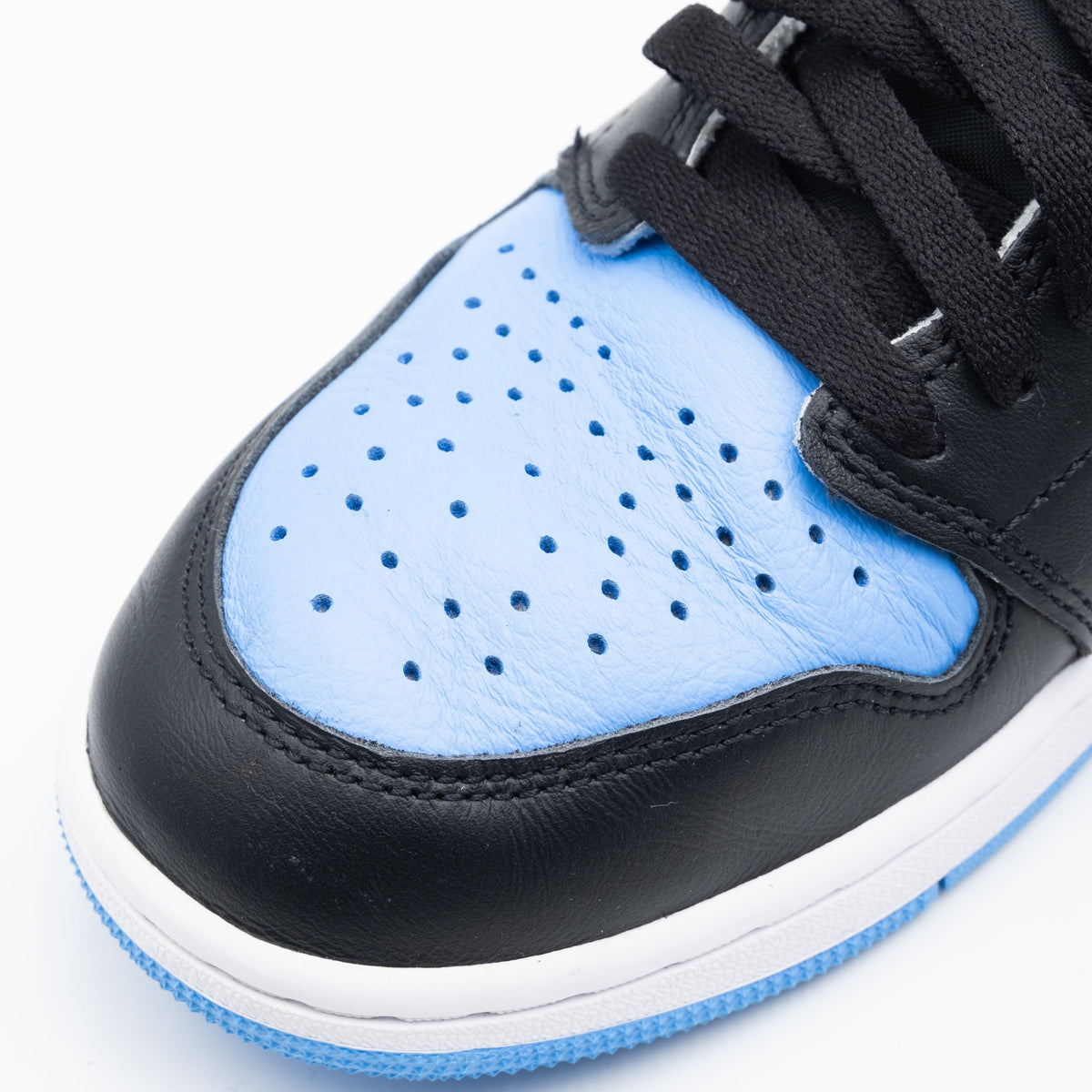 Air Jordan 1 Retro High OG UNC Toe