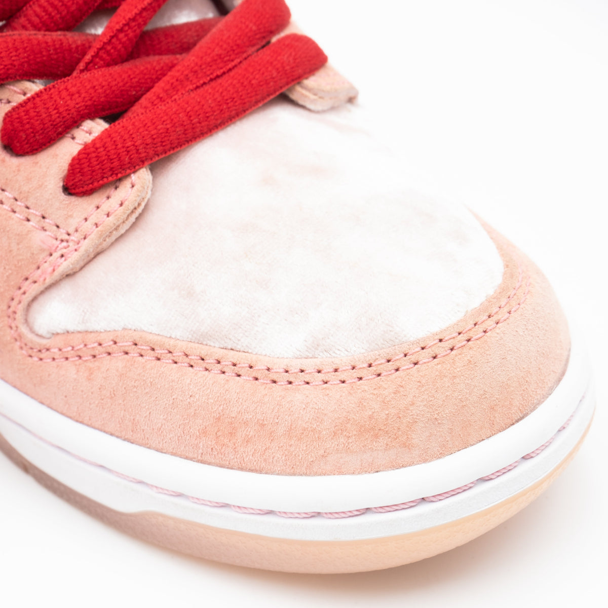 Nike Dunk SB Low StrangeLove Skateboards