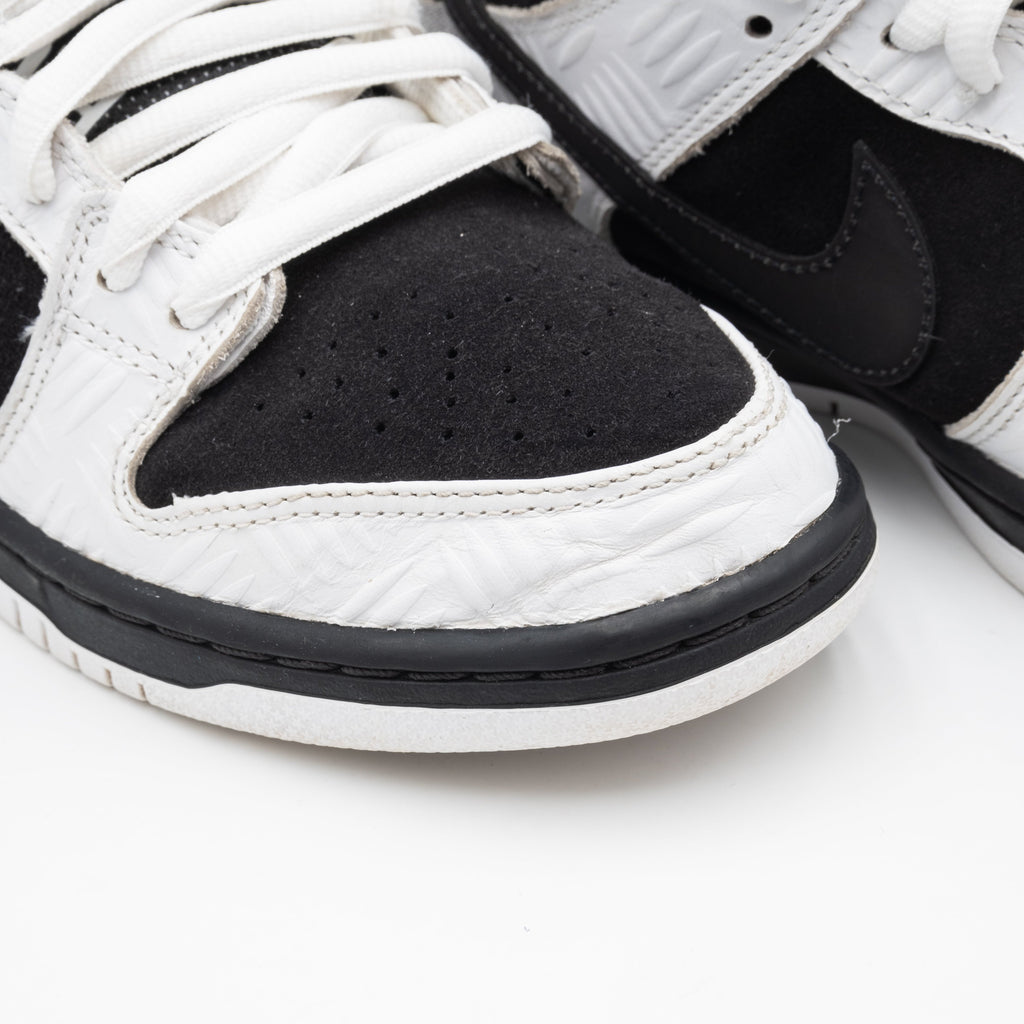 Nike Dunk SB Low TIGHTBOOTH