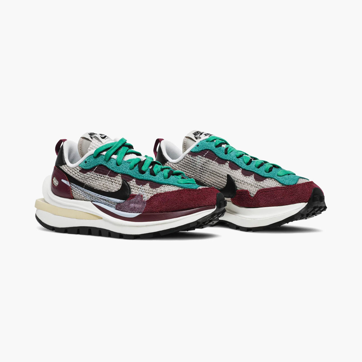 Nike Vaporwaffle sacai Villain Red Neptune Green