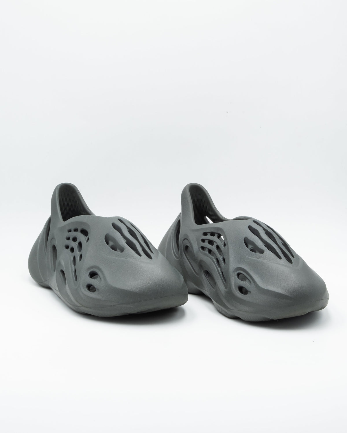 Yeezy Foam RNR Carbon