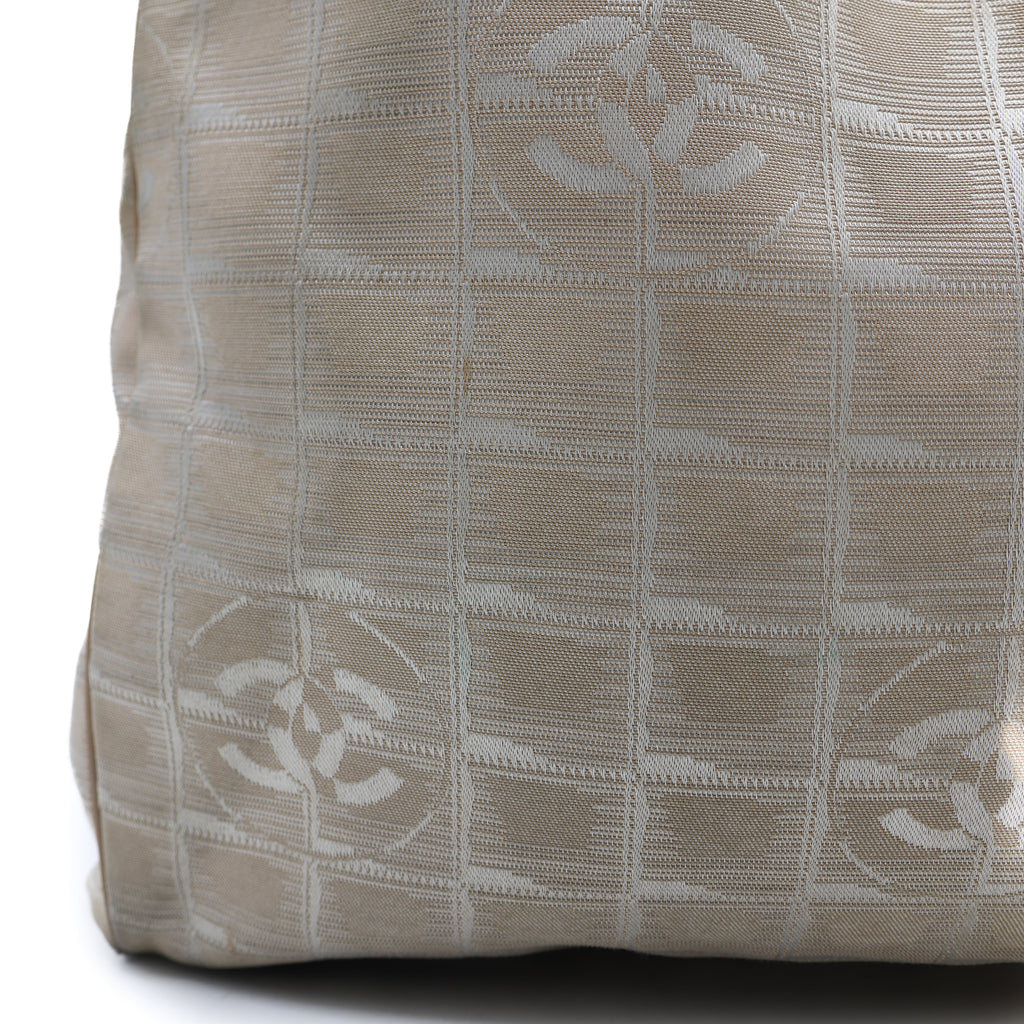 Chanel Sac à main Travel Line MM Beige