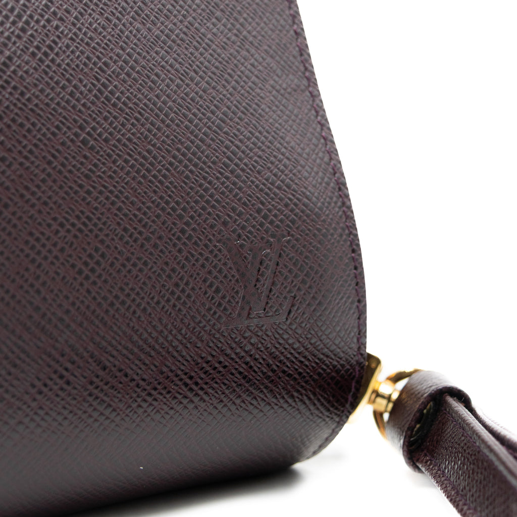 Louis Vuitton Pochette Baikal Taiga Rouge