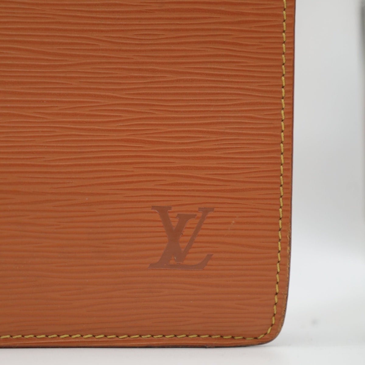 Louis Vuitton Pochette - Serviette Ambassador Epi - Brown