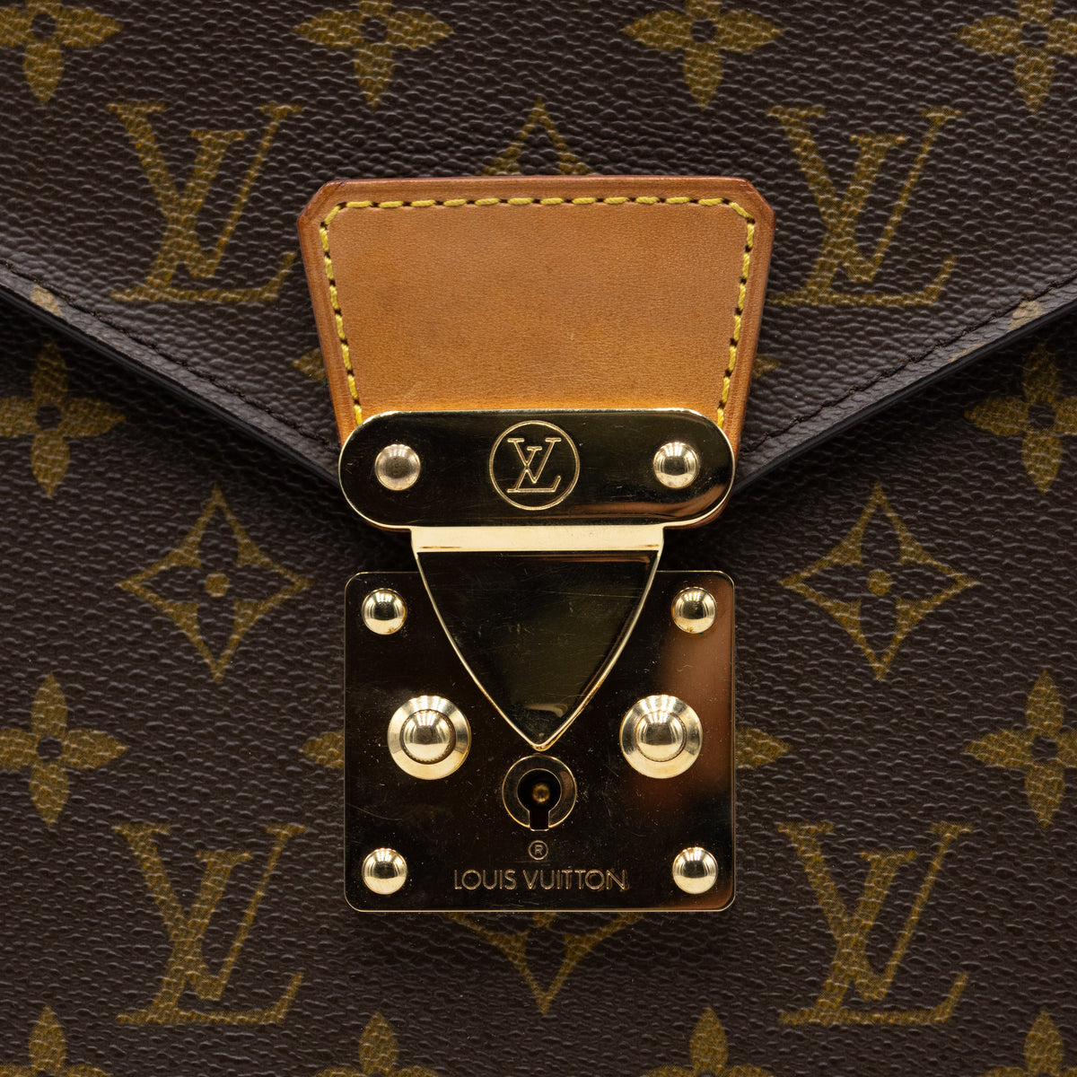 Louis Vuitton Pochette Serviette Ambassador Monogram Marron