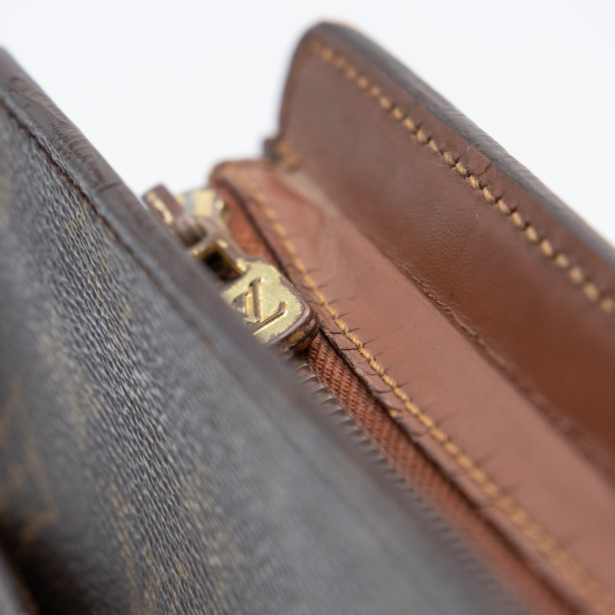 Louis Vuitton Pochette Monogram Marron