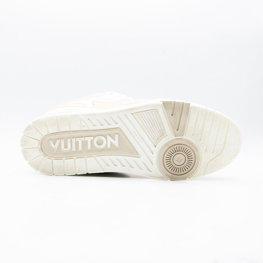 Louis Vuitton Trainer White Signature