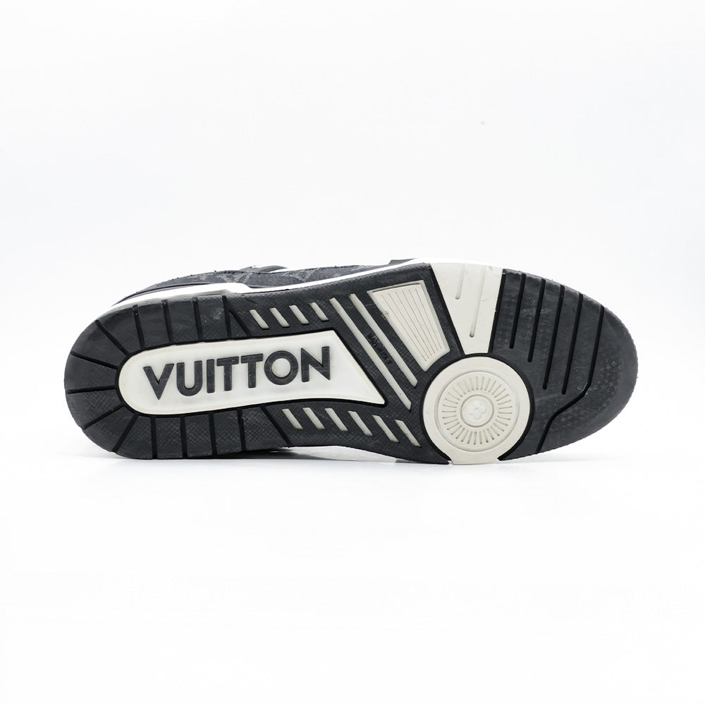 Louis Vuitton Trainer White Black White