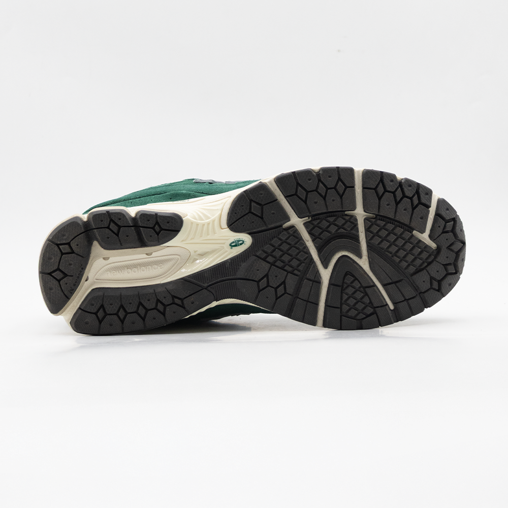 New Balance 2002R Nightwatch Green