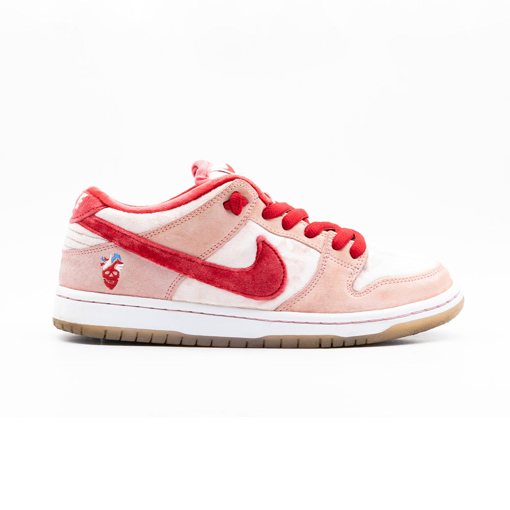 Nike Dunk SB Low StrangeLove Skateboards